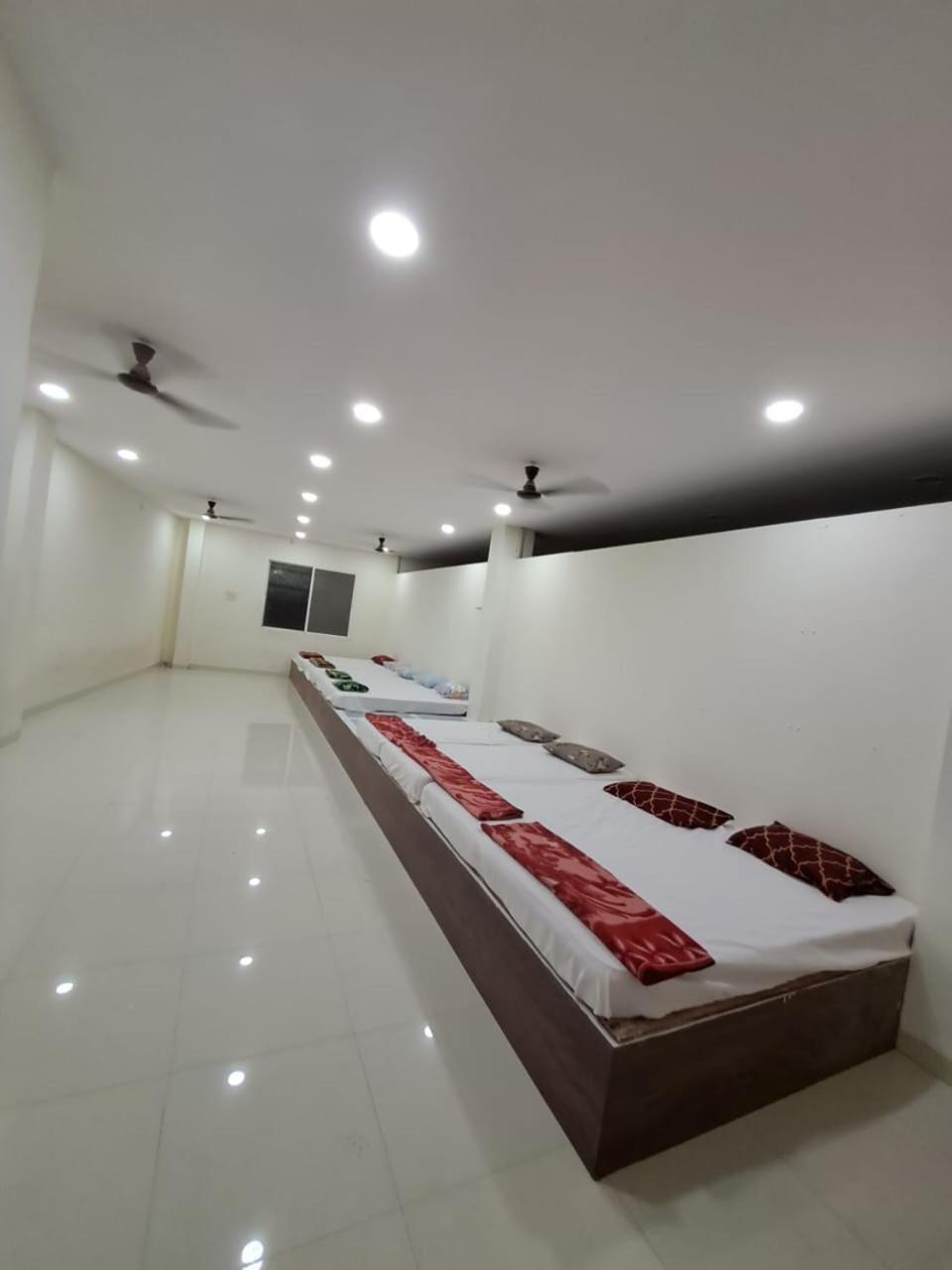 Shree Sawariya Yatri Grah Hotell Ujjain Exteriör bild