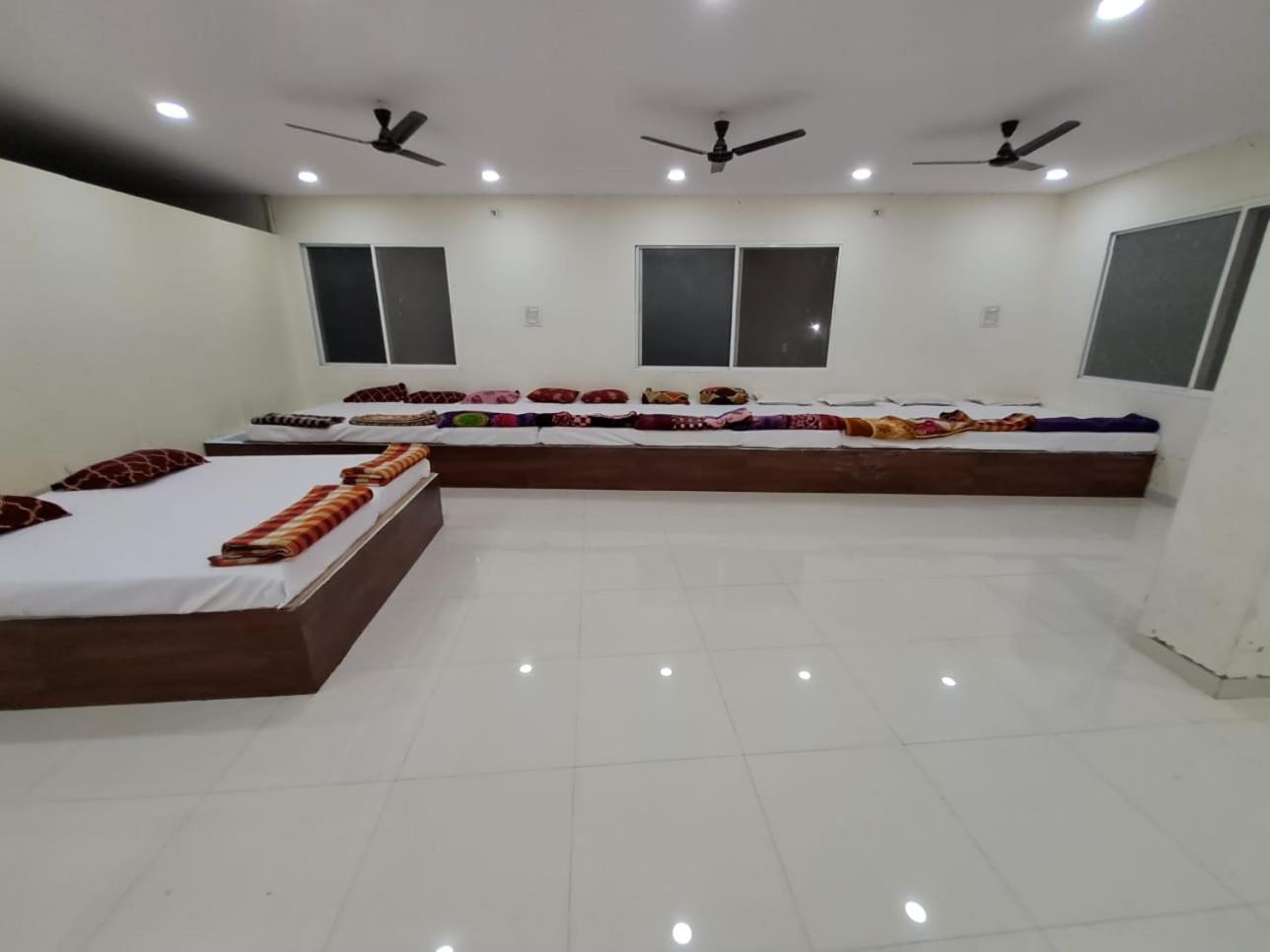 Shree Sawariya Yatri Grah Hotell Ujjain Exteriör bild