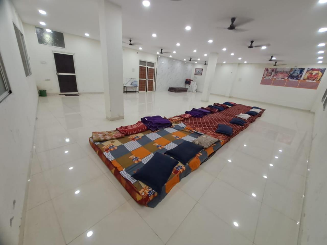Shree Sawariya Yatri Grah Hotell Ujjain Exteriör bild